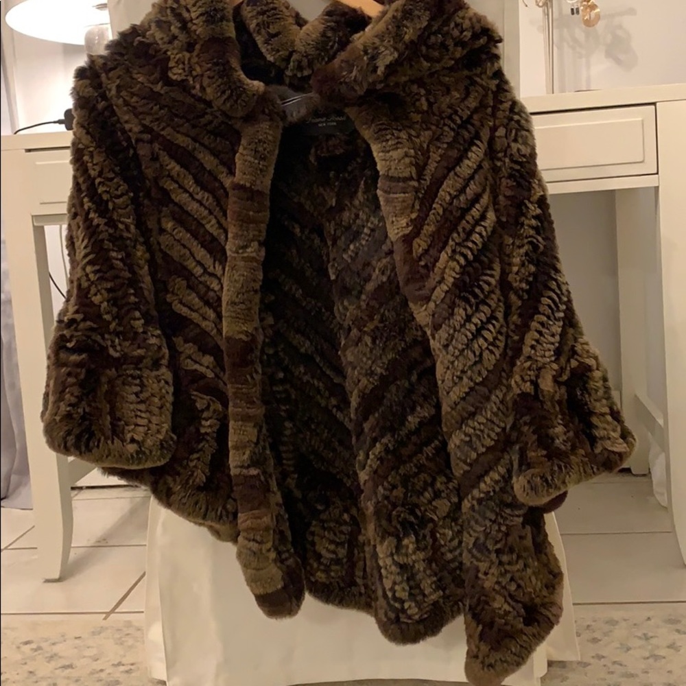 Diana Rosh New York poncho